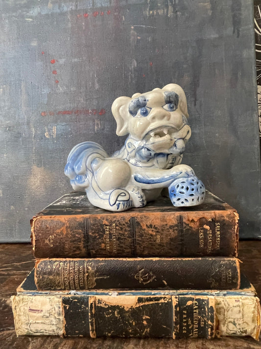 Vintage Blue and White Foo Dog