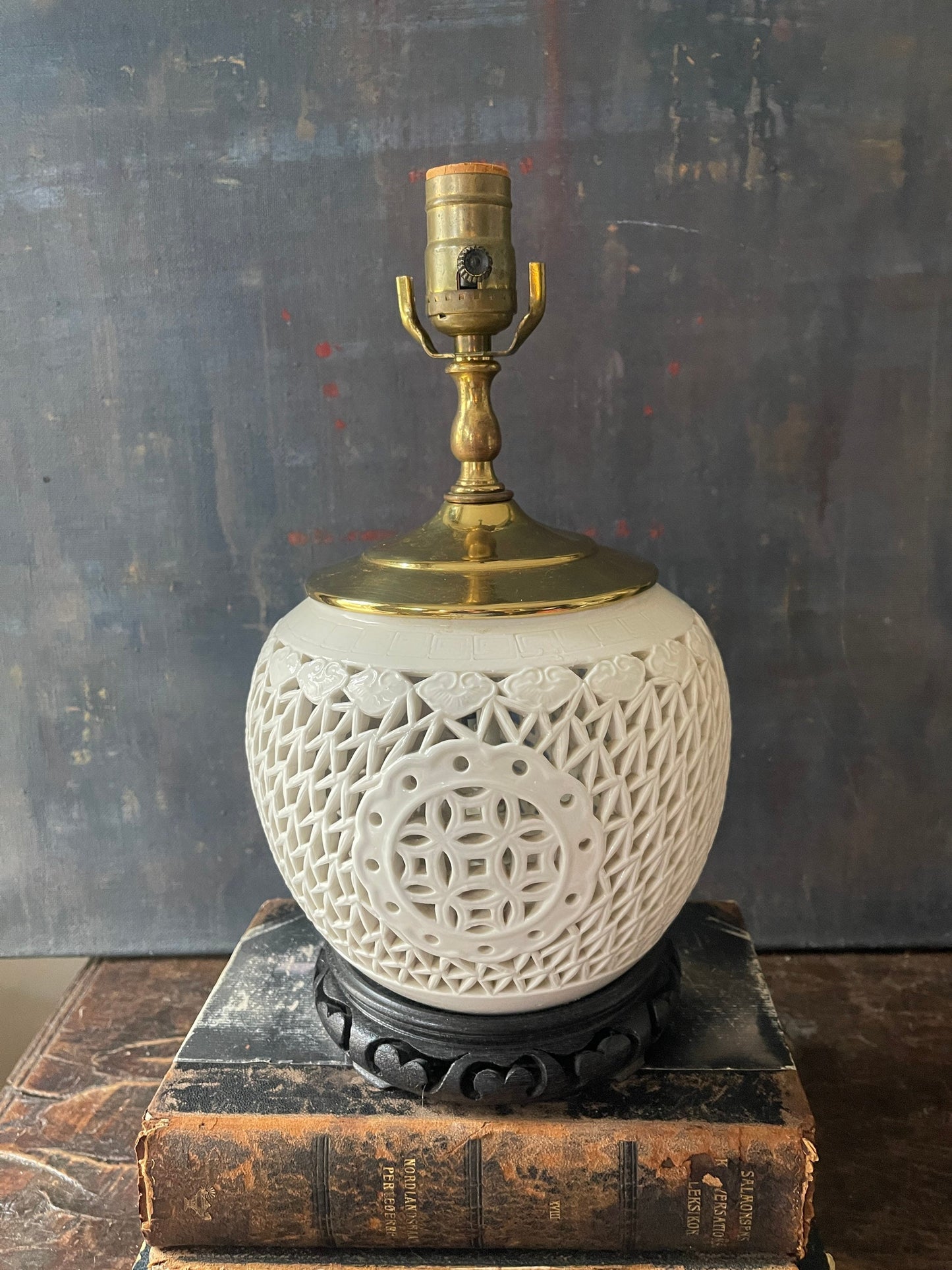 Vintage Mid-Century Blanc de Chine White Reticulated Table Lamp Asian Lamp Chinese Ceramic Chinoiserie