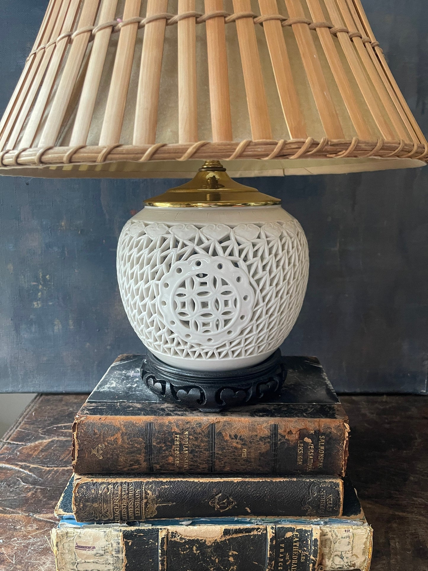 Vintage Mid-Century Blanc de Chine White Reticulated Table Lamp Asian Lamp Chinese Ceramic Chinoiserie