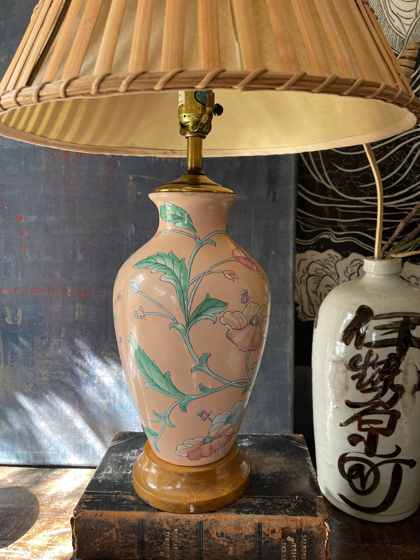 Vintage Toyo Peach Floral Chinoiserie Lamp