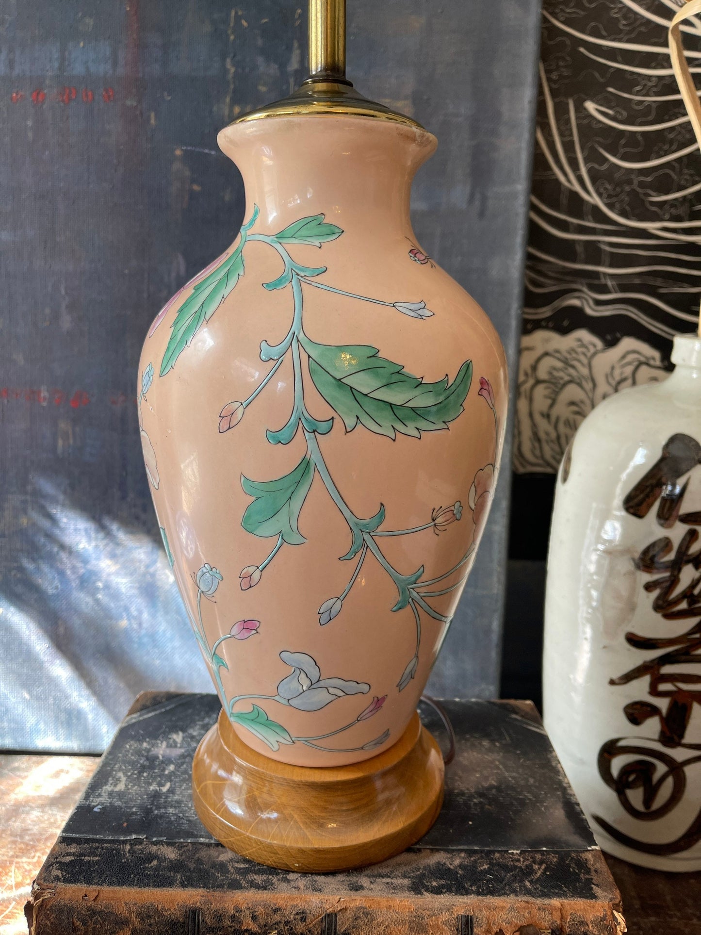 Vintage Toyo Peach Floral Chinoiserie Lamp