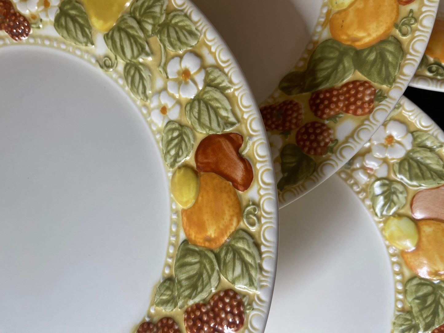 Set of Nine (9) Vernon Della Robbia Dinner Plates 1970s Green Yellow Orange