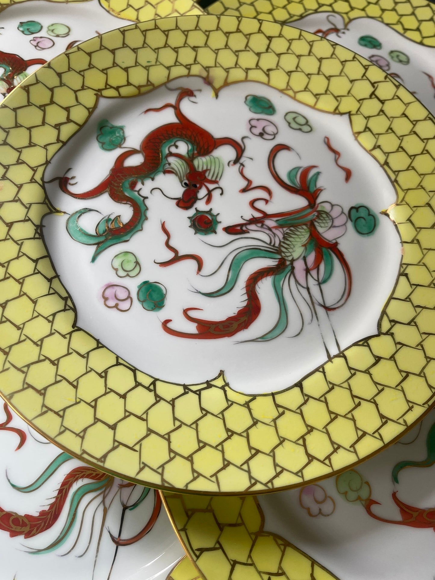 Set of Ten (10) Yellow Dragon Chinoiserie 10.25” Dinner Plates