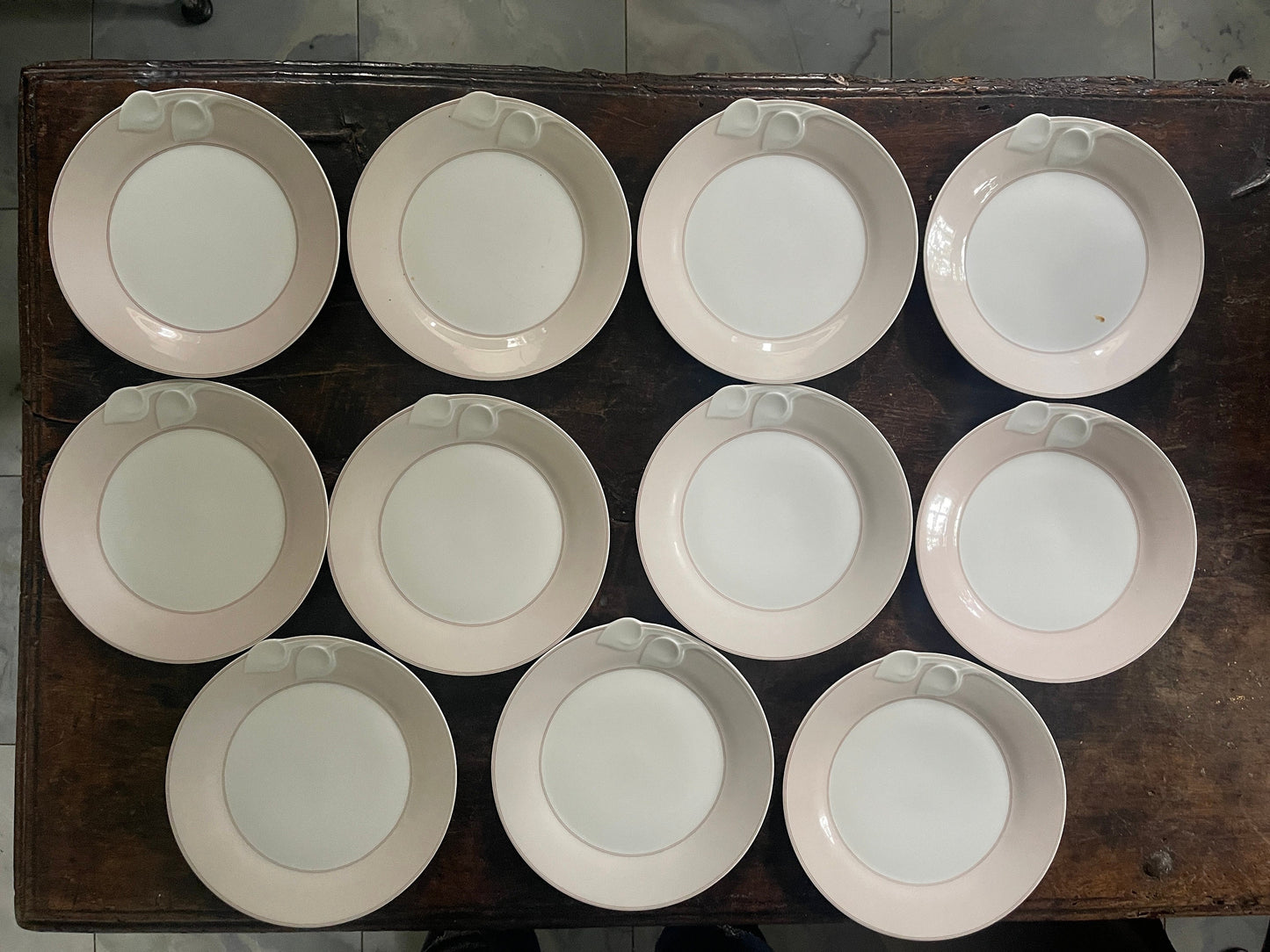 Set of Eleven (11) Chloe Paris Fleuron Pink 7 1/2” Plates Hutschenreuther Germany