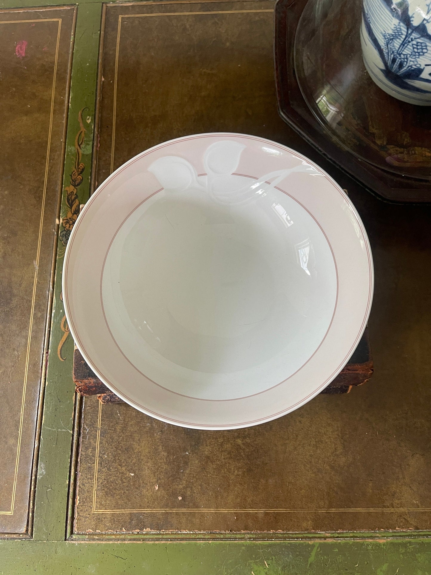 Chloe Paris Fleuron Pink 9” Bowl Hutschenreuther Germany