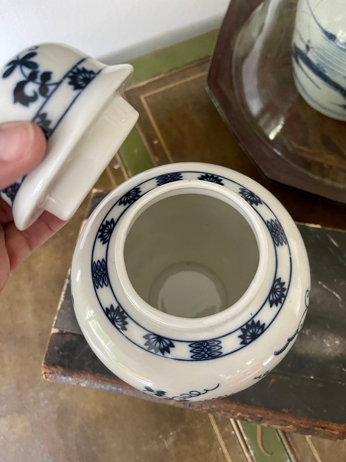 Vintage blue and white Seymour Mann ginger jar in Vienna Woods pattern