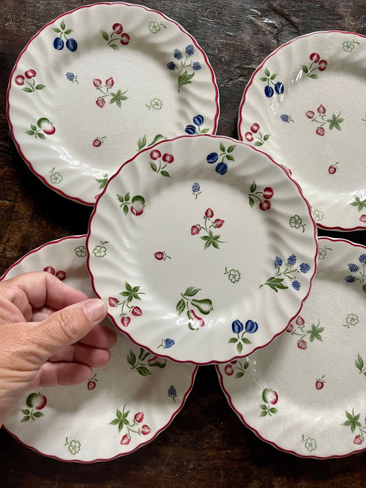 Set of Six (6) English Johnson Brothers 6.25” Plates in Sweetbriar