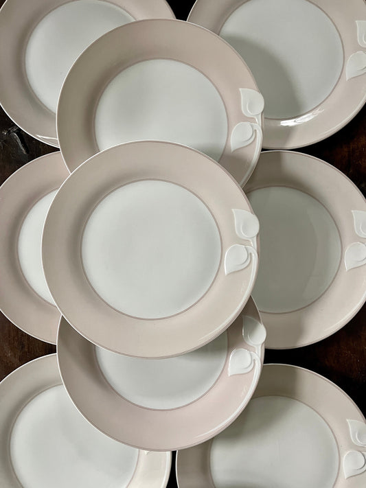 Set of Twelve (12) Chloe Paris Fleuron Pink 10 1/2” Plates Hutschenreuther Germany