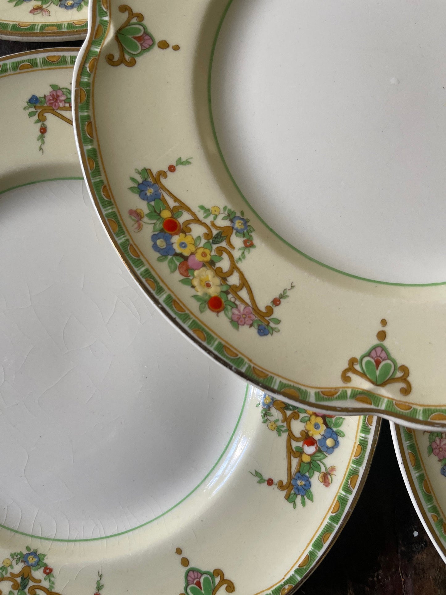 Set of Five (5) Vintage Johnson Brothers 8 7/8” Plates Pareek The Cavendish