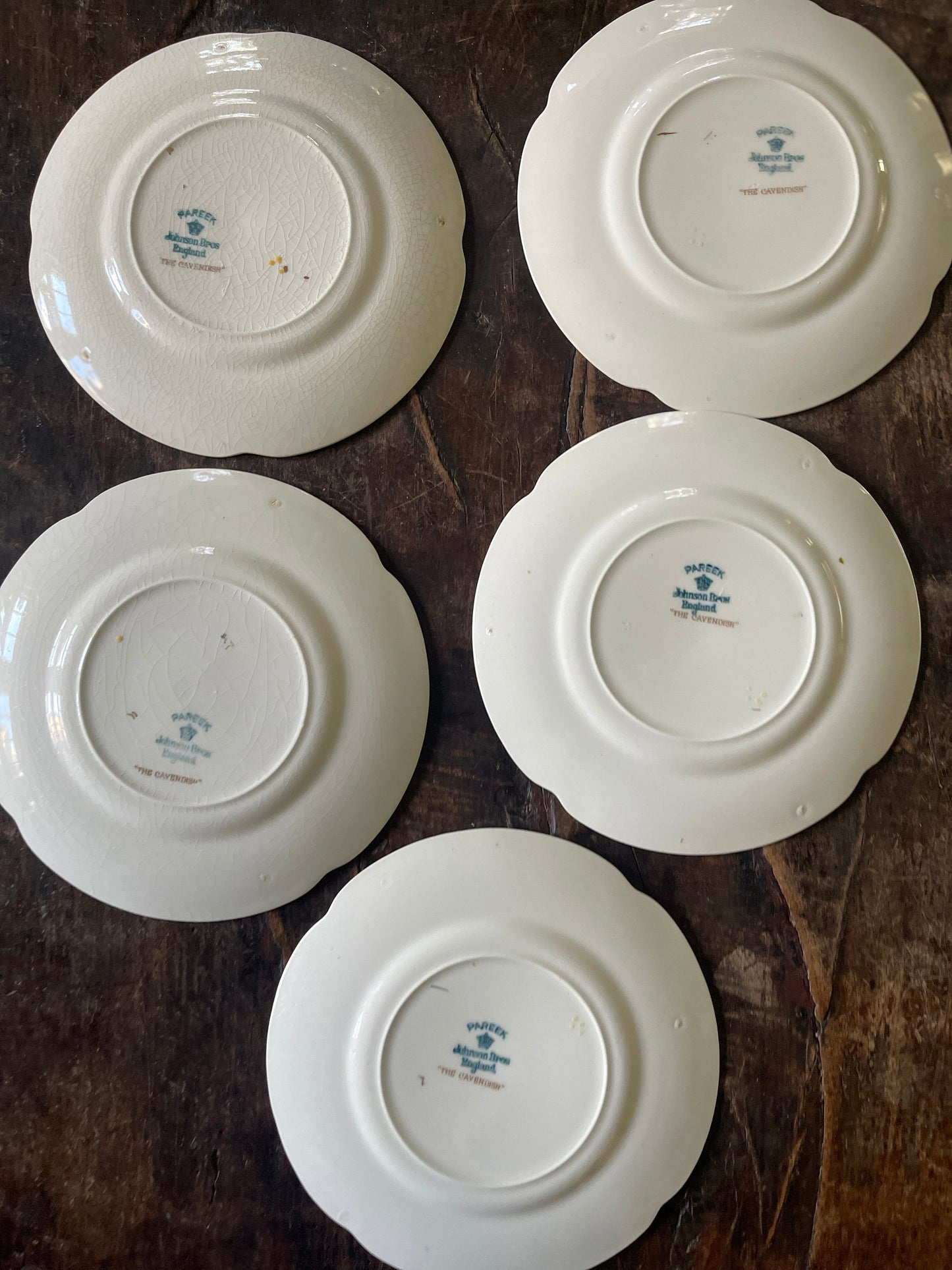 Set of Five (5) Vintage Johnson Brothers 8 7/8” Plates Pareek The Cavendish