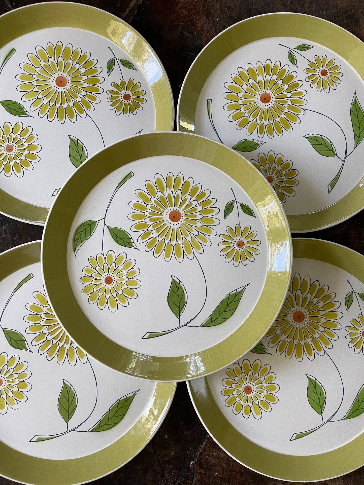 Set of Six (6) Avocado Green 1960s Mikasa Floral 10.75” Plates in Duplex Pattern